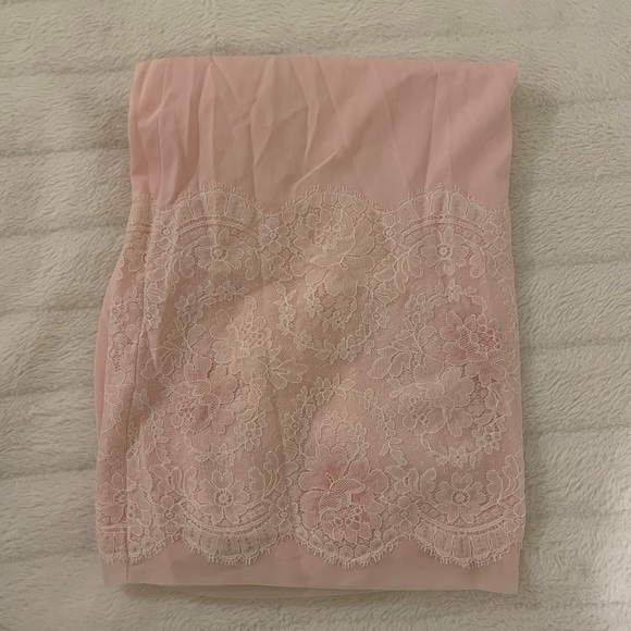 Pink lace slip - Picture 2 of 3